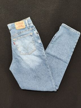 Levi's 512 Blue Jeans - Women’s Size 8 - Classic  Slim Tapered  - Straight Leg